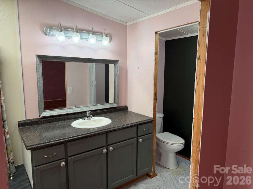 1025 29th Street Place, Conover, NC 28613.  MLS# CAR4427528, YatesRealty ID 54619. 