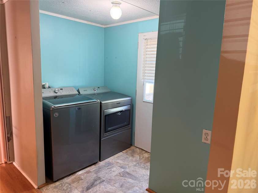 1025 29th Street Place, Conover, NC 28613.  MLS# CAR4427528, YatesRealty ID 54619. 