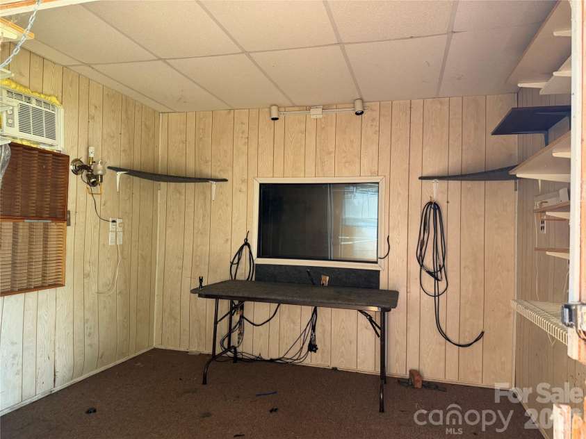 1025 29th Street Place, Conover, NC 28613.  MLS# CAR4427528, YatesRealty ID 54619. 