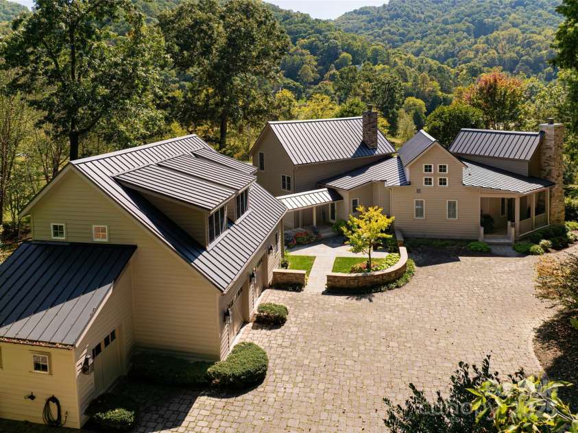 195 Meadow Creek Drive, Weaverville, NC 28787.  MLS# CAR4245670, YatesRealty ID 5462. 