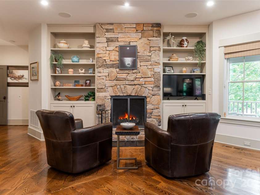 195 Meadow Creek Drive, Weaverville, NC 28787.  MLS# CAR4245670, YatesRealty ID 5462. 