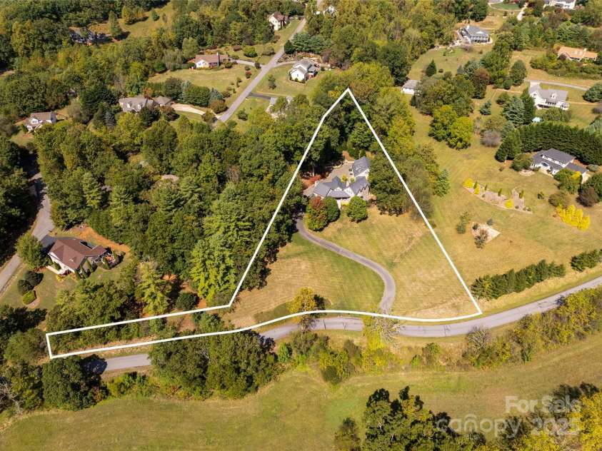 195 Meadow Creek Drive, Weaverville, NC 28787.  MLS# CAR4245670, YatesRealty ID 5462. 