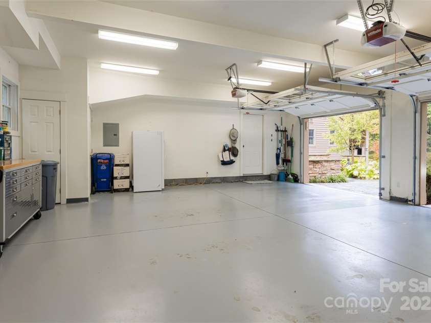 195 Meadow Creek Drive, Weaverville, NC 28787.  MLS# CAR4245670, YatesRealty ID 5462. Garage