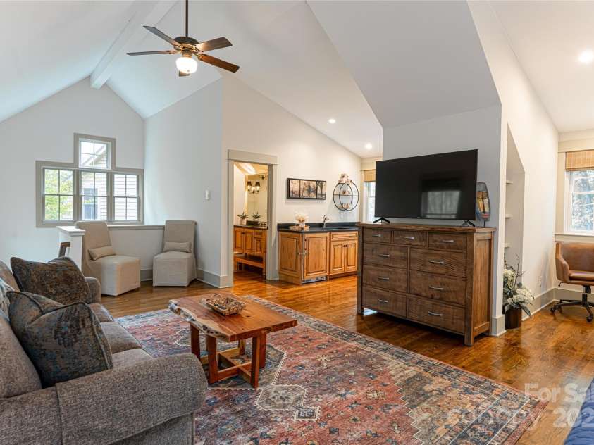 195 Meadow Creek Drive, Weaverville, NC 28787.  MLS# CAR4245670, YatesRealty ID 5462. Garage apartment