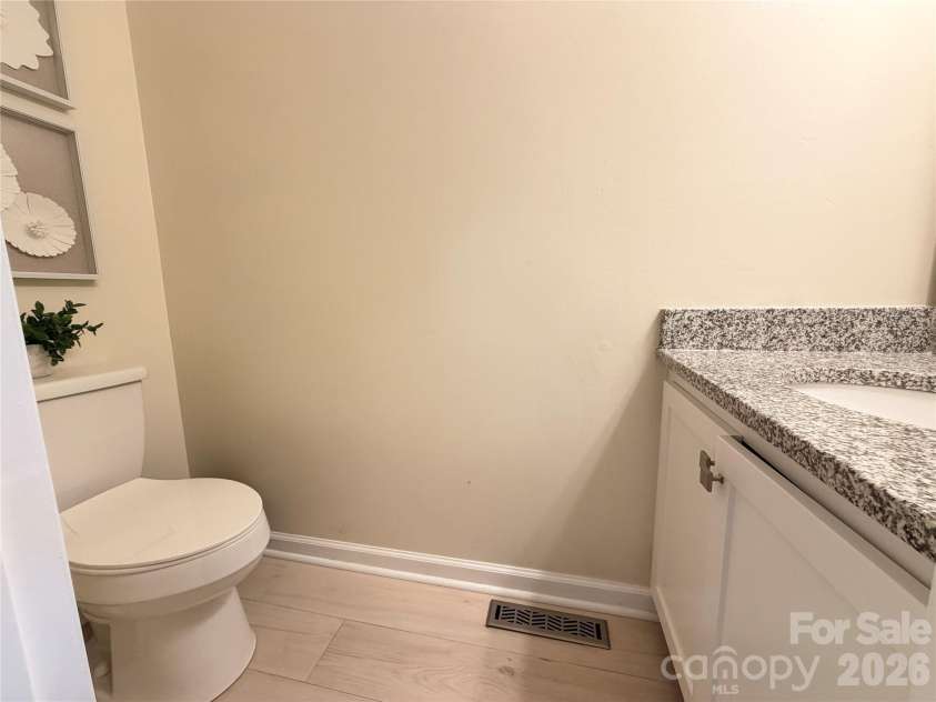 26 11th Avenue, Hickory, NC 28601.  MLS# CAR4431120, YatesRealty ID 54620. 