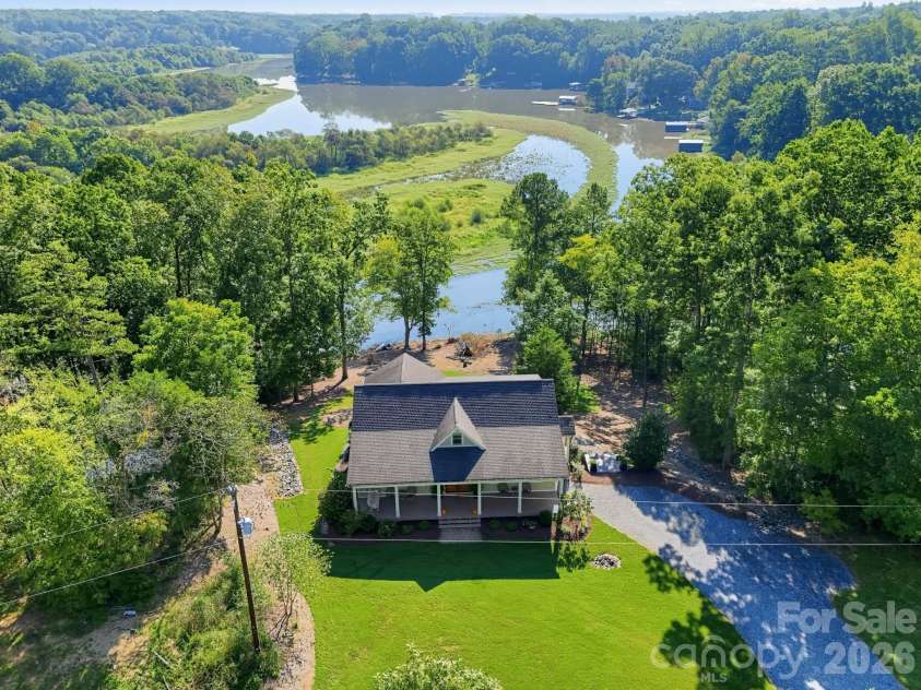180 Duck Cove Road, Belmont, NC 28012.  MLS# CAR4431130, YatesRealty ID 54621. 