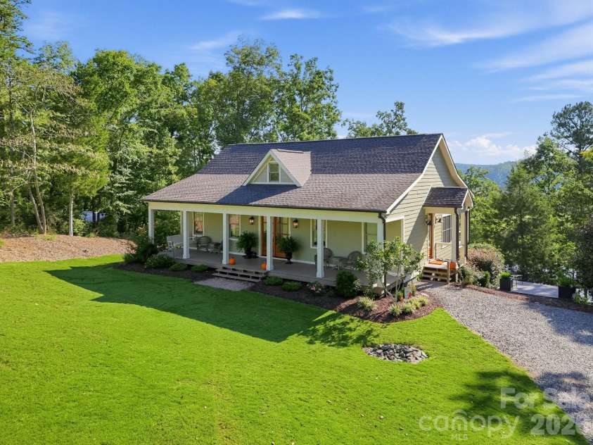 180 Duck Cove Road, Belmont, NC 28012.  MLS# CAR4431130, YatesRealty ID 54621. 
