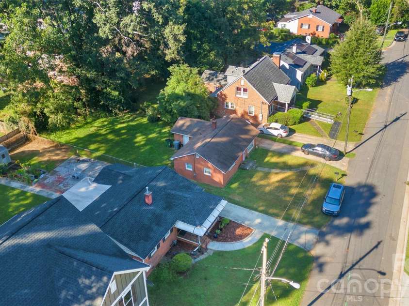 2019 St Mark Street, Charlotte, NC 28216.  MLS# CAR4422684, YatesRealty ID 54622. 