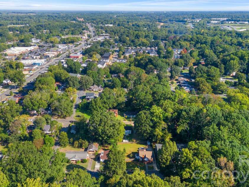 2019 St Mark Street, Charlotte, NC 28216.  MLS# CAR4422684, YatesRealty ID 54622. 