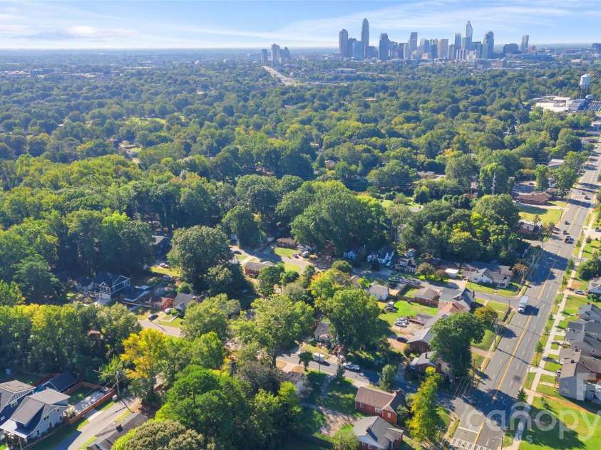2019 St Mark Street, Charlotte, NC 28216.  MLS# CAR4422684, YatesRealty ID 54622. 