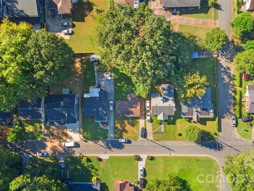 2019 St Mark Street, Charlotte, NC 28216.  MLS# CAR4422684, YatesRealty ID 54622. 