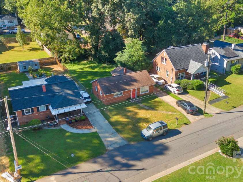 2019 St Mark Street, Charlotte, NC 28216.  MLS# CAR4422684, YatesRealty ID 54622. 