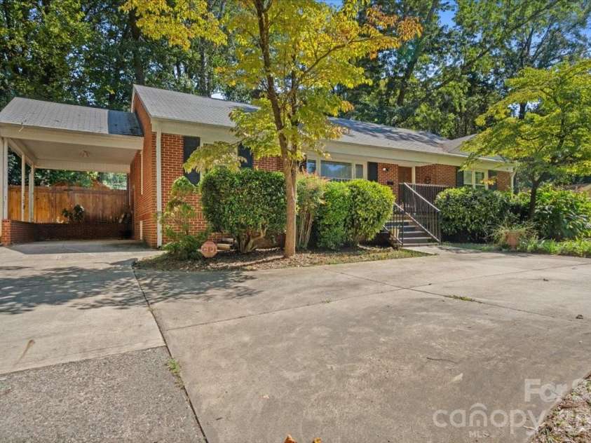 1720 Flynwood Drive, Charlotte, NC 28205.  MLS# CAR4429718, YatesRealty ID 54625. 