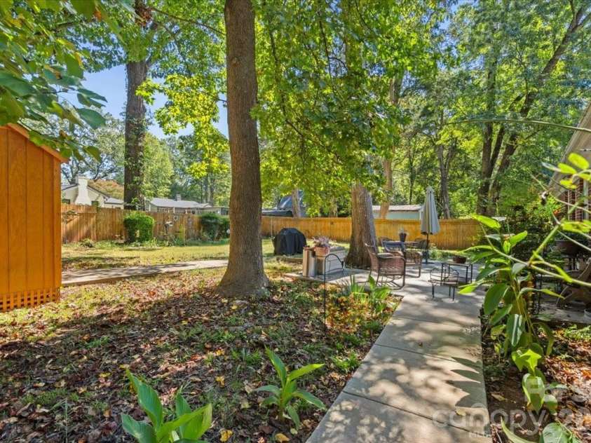 1720 Flynwood Drive, Charlotte, NC 28205.  MLS# CAR4429718, YatesRealty ID 54625. 