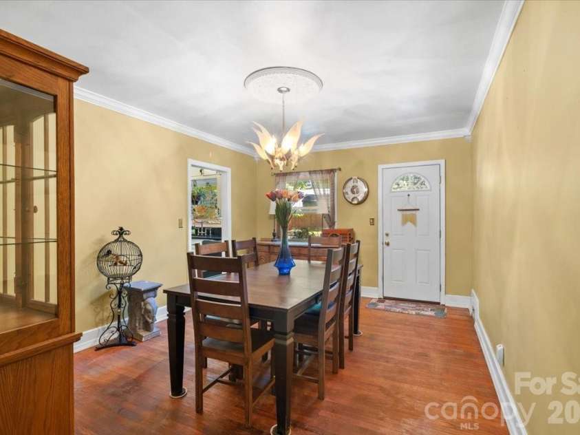 1720 Flynwood Drive, Charlotte, NC 28205.  MLS# CAR4429718, YatesRealty ID 54625. 