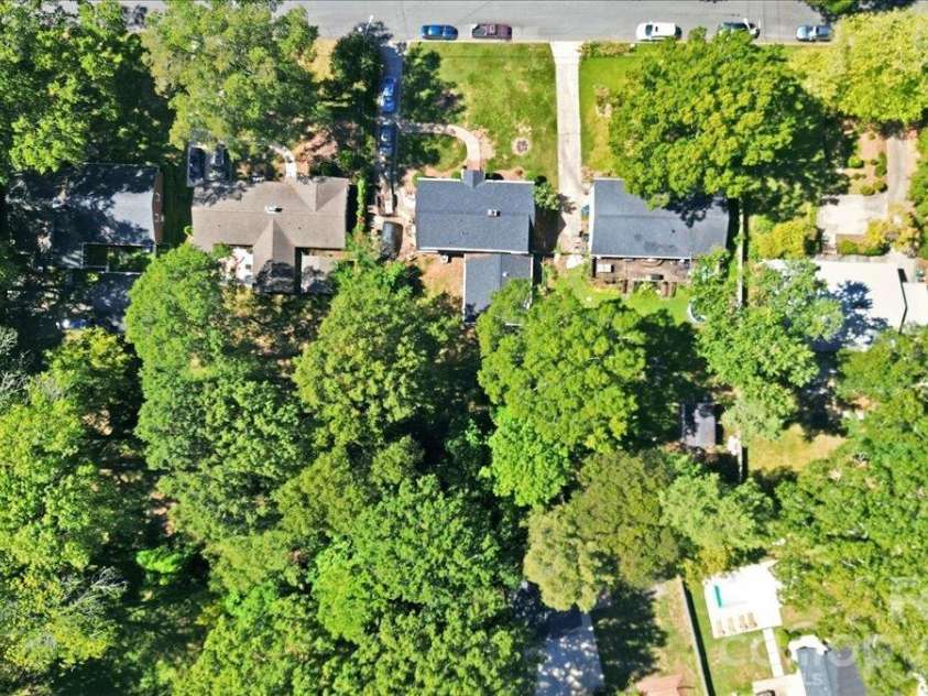 1720 Flynwood Drive, Charlotte, NC 28205.  MLS# CAR4429718, YatesRealty ID 54625. 