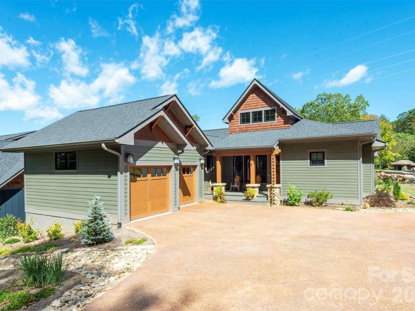 18 Old Lafayette Lane, Black Mountain, NC 28711.  MLS# CAR4430167, YatesRealty ID 54628. 