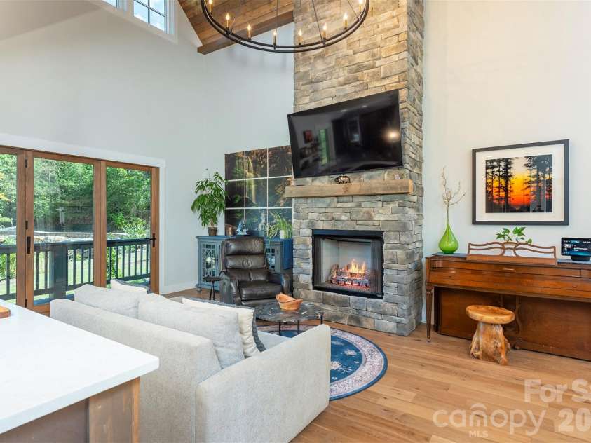 18 Old Lafayette Lane, Black Mountain, NC 28711.  MLS# CAR4430167, YatesRealty ID 54628. 