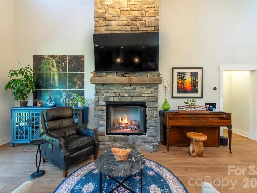 18 Old Lafayette Lane, Black Mountain, NC 28711.  MLS# CAR4430167, YatesRealty ID 54628. 