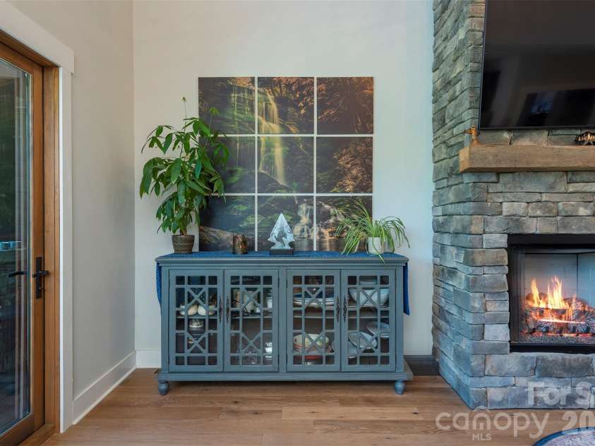 18 Old Lafayette Lane, Black Mountain, NC 28711.  MLS# CAR4430167, YatesRealty ID 54628. 