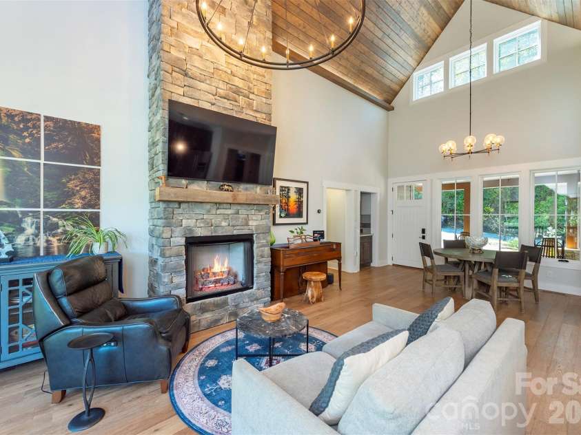 18 Old Lafayette Lane, Black Mountain, NC 28711.  MLS# CAR4430167, YatesRealty ID 54628. 