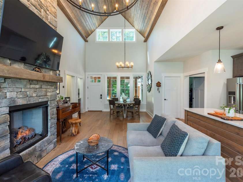 18 Old Lafayette Lane, Black Mountain, NC 28711.  MLS# CAR4430167, YatesRealty ID 54628. 