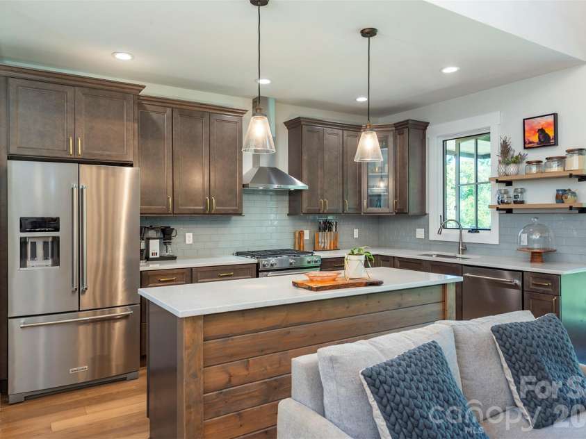 18 Old Lafayette Lane, Black Mountain, NC 28711.  MLS# CAR4430167, YatesRealty ID 54628. 