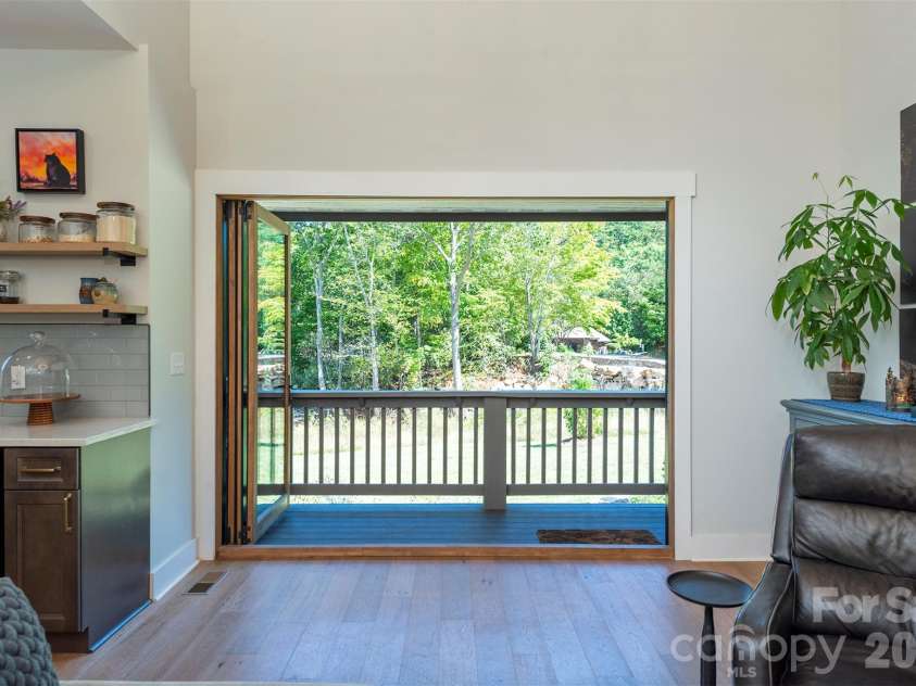 18 Old Lafayette Lane, Black Mountain, NC 28711.  MLS# CAR4430167, YatesRealty ID 54628. 