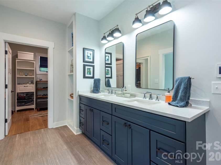18 Old Lafayette Lane, Black Mountain, NC 28711.  MLS# CAR4430167, YatesRealty ID 54628. 