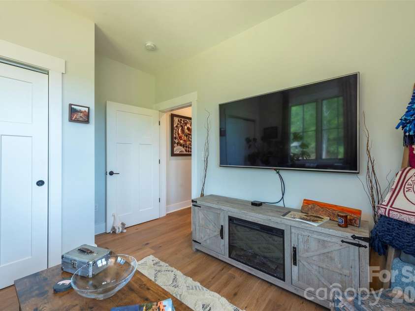 18 Old Lafayette Lane, Black Mountain, NC 28711.  MLS# CAR4430167, YatesRealty ID 54628. 