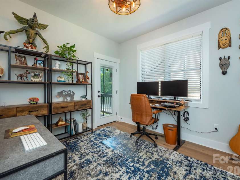 18 Old Lafayette Lane, Black Mountain, NC 28711.  MLS# CAR4430167, YatesRealty ID 54628. 