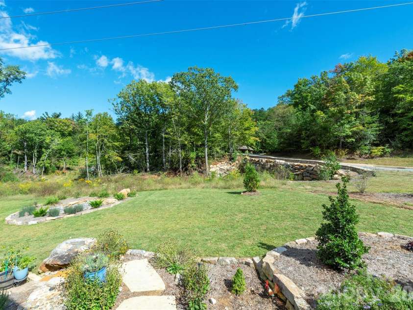18 Old Lafayette Lane, Black Mountain, NC 28711.  MLS# CAR4430167, YatesRealty ID 54628. 