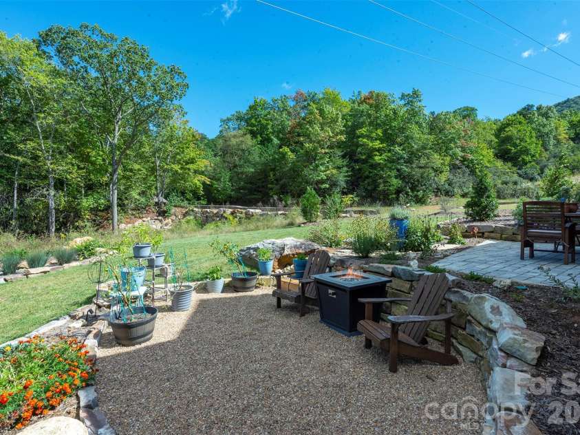 18 Old Lafayette Lane, Black Mountain, NC 28711.  MLS# CAR4430167, YatesRealty ID 54628. 