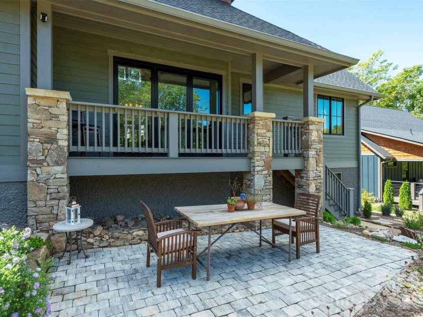 18 Old Lafayette Lane, Black Mountain, NC 28711.  MLS# CAR4430167, YatesRealty ID 54628. 