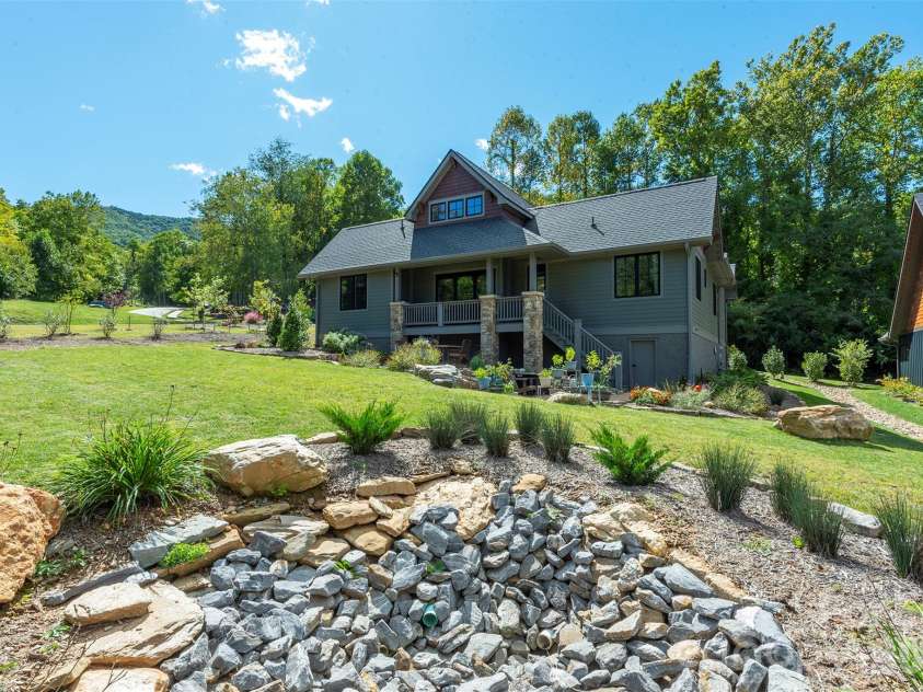 18 Old Lafayette Lane, Black Mountain, NC 28711.  MLS# CAR4430167, YatesRealty ID 54628. 