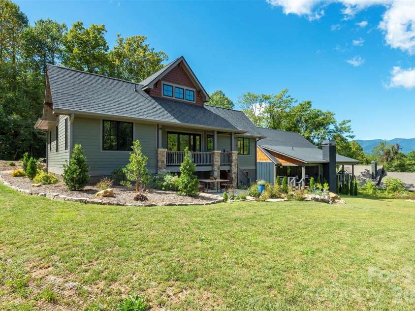 18 Old Lafayette Lane, Black Mountain, NC 28711.  MLS# CAR4430167, YatesRealty ID 54628. 