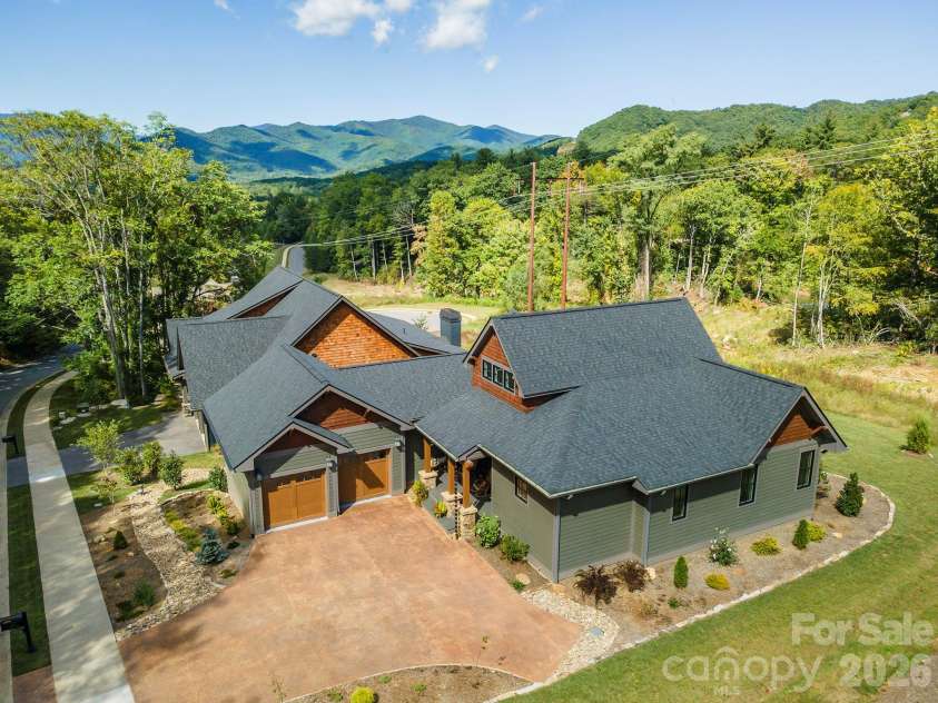 18 Old Lafayette Lane, Black Mountain, NC 28711.  MLS# CAR4430167, YatesRealty ID 54628. 