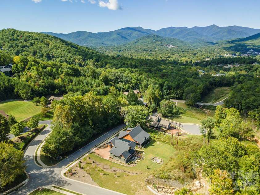 18 Old Lafayette Lane, Black Mountain, NC 28711.  MLS# CAR4430167, YatesRealty ID 54628. 