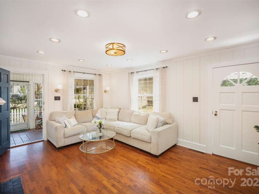 7122 Tuckaseegee Road, Charlotte, NC 28214.  MLS# CAR4231800, YatesRealty ID 5463. 