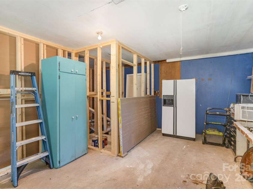 7122 Tuckaseegee Road, Charlotte, NC 28214.  MLS# CAR4231800, YatesRealty ID 5463. 