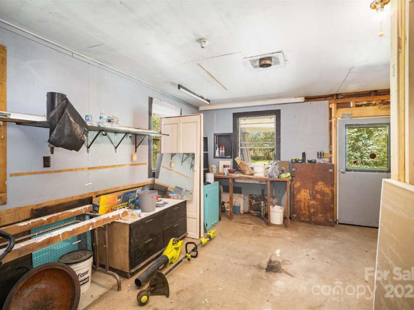 7122 Tuckaseegee Road, Charlotte, NC 28214.  MLS# CAR4231800, YatesRealty ID 5463. 