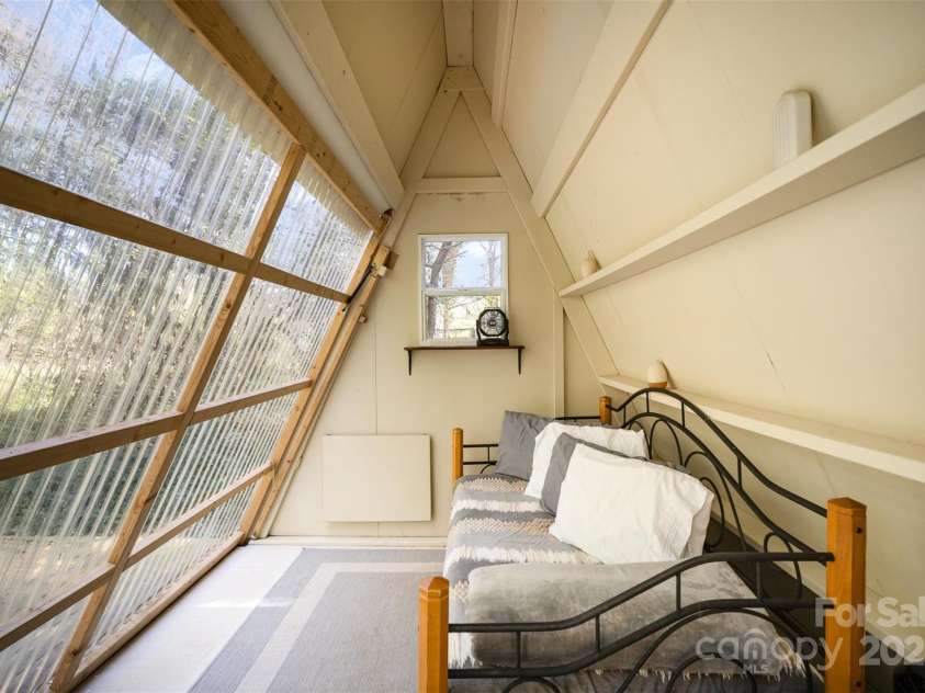 7122 Tuckaseegee Road, Charlotte, NC 28214.  MLS# CAR4231800, YatesRealty ID 5463. 