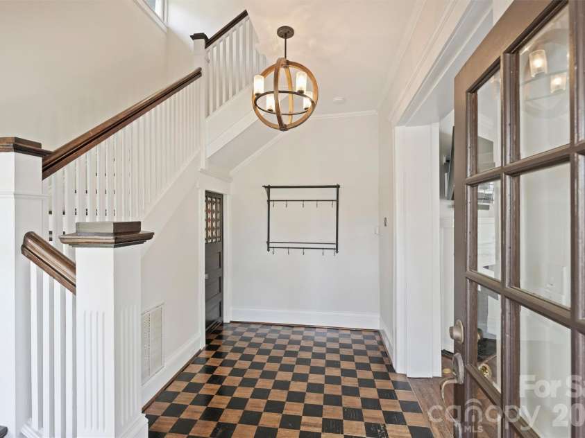 712 Sunnyside Avenue, Charlotte, NC 28204.  MLS# CAR4430348, YatesRealty ID 54632. 