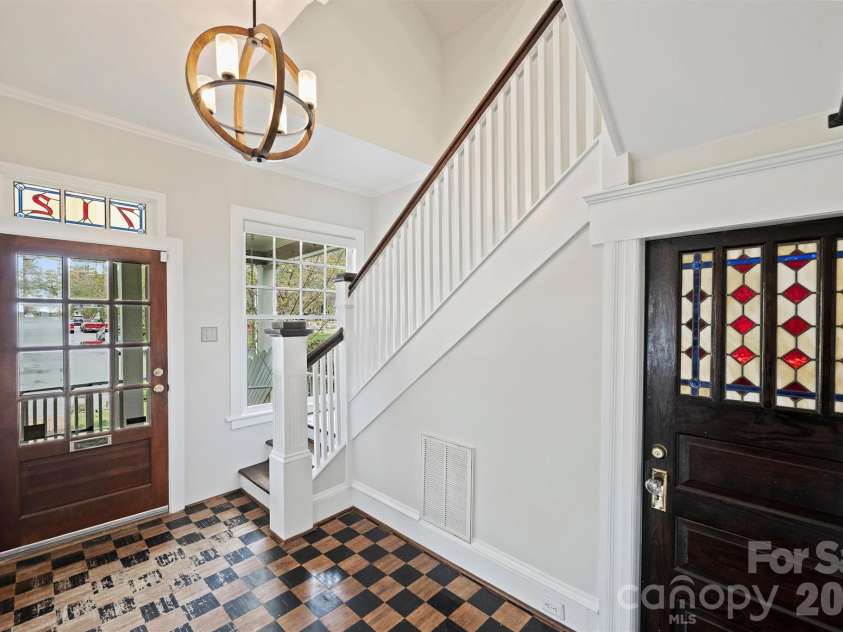 712 Sunnyside Avenue, Charlotte, NC 28204.  MLS# CAR4430348, YatesRealty ID 54632. 