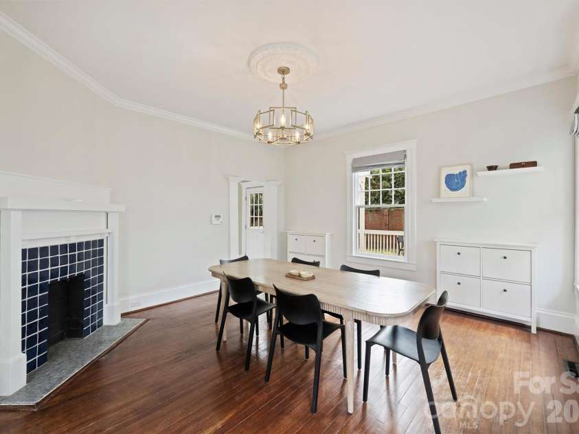 712 Sunnyside Avenue, Charlotte, NC 28204.  MLS# CAR4430348, YatesRealty ID 54632. 