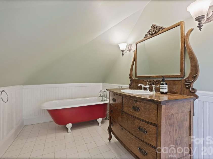 712 Sunnyside Avenue, Charlotte, NC 28204.  MLS# CAR4430348, YatesRealty ID 54632. 