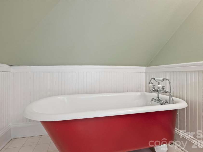 712 Sunnyside Avenue, Charlotte, NC 28204.  MLS# CAR4430348, YatesRealty ID 54632. 