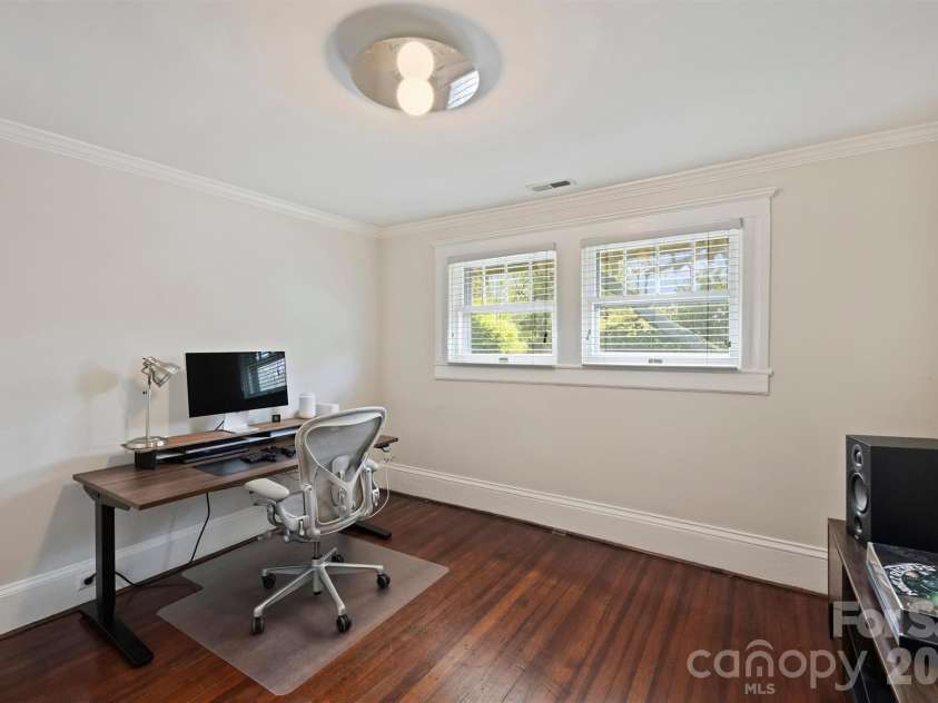 712 Sunnyside Avenue, Charlotte, NC 28204.  MLS# CAR4430348, YatesRealty ID 54632. 