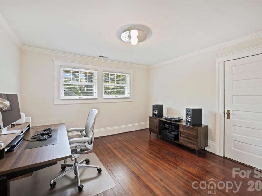 712 Sunnyside Avenue, Charlotte, NC 28204.  MLS# CAR4430348, YatesRealty ID 54632. 