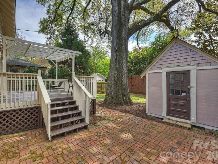712 Sunnyside Avenue, Charlotte, NC 28204.  MLS# CAR4430348, YatesRealty ID 54632. 
